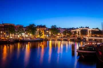 Fototapeta na wymiar amsterdam at night