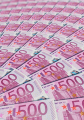 Viele 500 Euroscheine im Hochformat