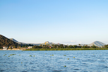 Fototapeta na wymiar view of lagoon and city