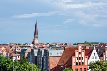 Blick auf historische Gebäude in der Hansestadt Rostock