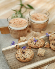 oatmeal cookies with raisins