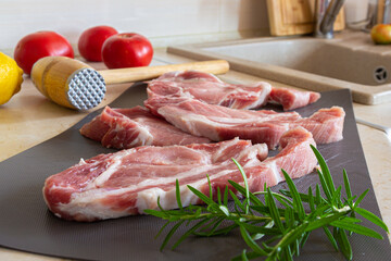 cut meat on the cutting board