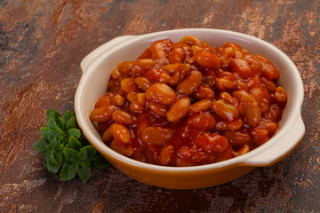 Baked kidney with tomato sauce