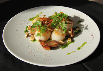 Sea scallops with wild mushrooms