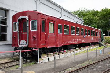 Fototapeta premium 京都鉄道博物館 扇形車庫 -オハフ50形68号車-