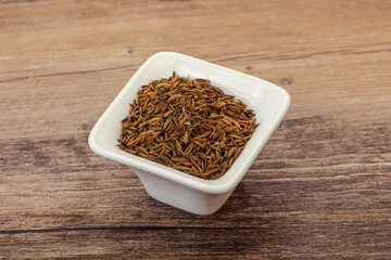 Dry zeera seeds in the bowl