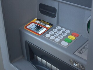 distributeur de billets  automatique, avec clavier