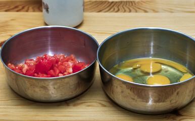 Preparing tomatoes.