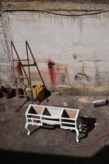 Mesa en patio de casa. 