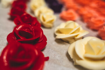 rose cake decorations at a bakery