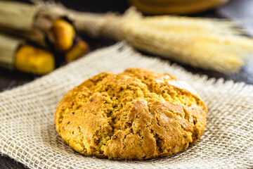 cornmeal bread, small traditional bread from Brazil and Portugal, made with corn flour. Known as broa or Broinha.