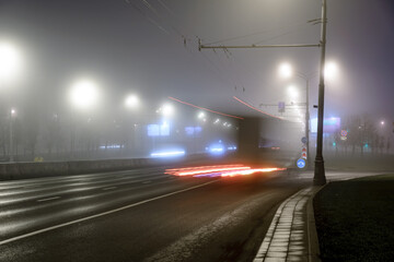 Obraz na płótnie Canvas oggy night road, long exposure