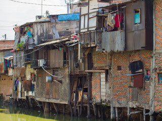 Fototapeta na wymiar The slums of Jakarta are the capital of Indonesia.