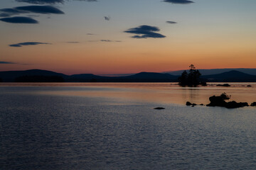 Naklejka na ściany i meble Mountain Lake at Sunrise