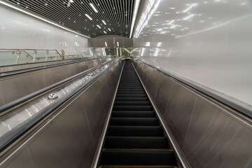 Obraz premium escalator in subway