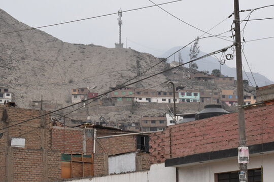 Hills on the way to Chosica