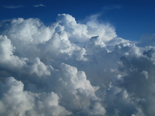 Fototapeta na wymiar blue sky with beauty clouds
