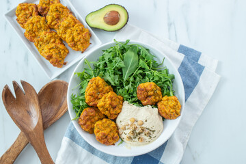 avocado hummus salad bowl