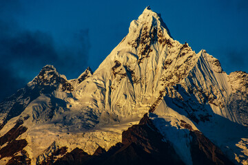Kawakarpo Meili Xueshan Snowmountain (Kawagarbo, Khawa Karpo, Kawadgarbo, Khawakarpo, Moirig Kawagarbo, Kawa Karpo or Kha-Kar-Po), Mincimo Minacimu, holy Tibetan mountain