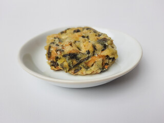 Rolade daun singkong, is a fried food from Indonesia. Made from cassava leaves, tofu and flour....