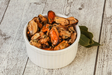 Pickled mussels in the bowl
