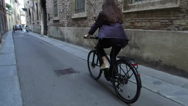 Ebike city trekking girl