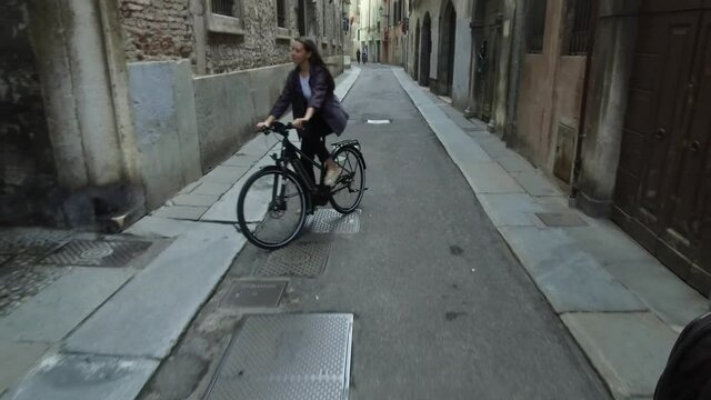 Ebike city trekking girl