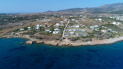 Fototapeta premium Plage d'Aliko sur l'île de Naxos dans les Cyclades en Grèce vue du ciel