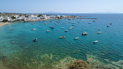 Plage d'Aliko sur l'île de Naxos dans les Cyclades en Grèce vue du ciel