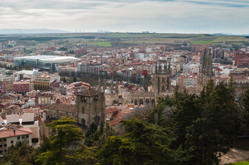 Fototapeta na wymiar Panoramic view of Burgos and its cathedral