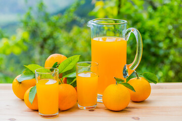 juice and oranges