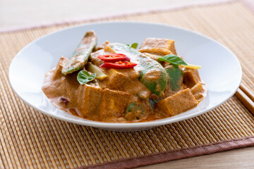 Thai Red Curry with Tofu and vegetables