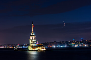Fototapeta premium Maidens Tower in Istanbul, Turkey.