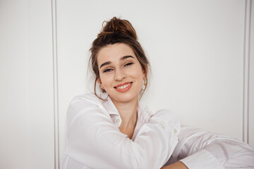 Naklejka premium portrait of a young smiling woman