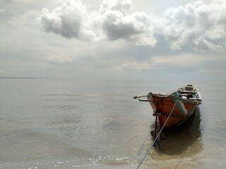 Kubu Beach, The atmosphere of a boat on the beach is waiting for travelers who want to enjoy the...