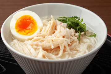 鶏スープの素麺