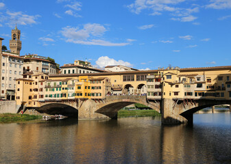 Obraz premium Old Bridge called Ponte Vecchio over Arno River in Florence in I