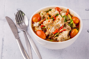 Hot and sour pork bone soup