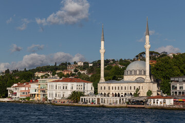 Fototapeta na wymiar Beylerbeyi Mosque in Bosphorus Strait Side of Istanbul, Turkey