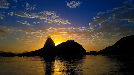 Sol nascendo no Rio de Janeiro