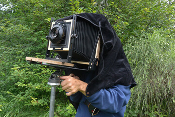 taking pictures with bellows camera