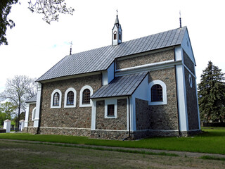 wybudowany w 1863 roku murowany kosciol katolicki pod wezwaniem swietego jana chrzciciela w miejscowosci brzozowa na podlasiu w polsce