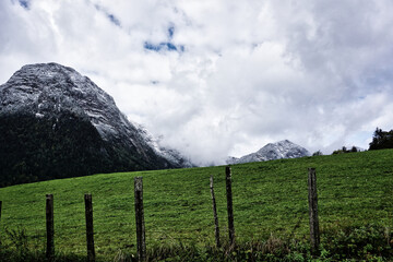 Herbstlicher Berg in Bayern