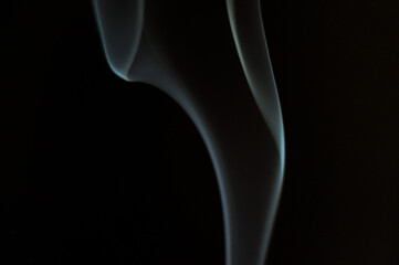 Obraz premium White smoke on a black background