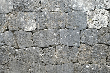 沖縄の石を積み上げた城壁