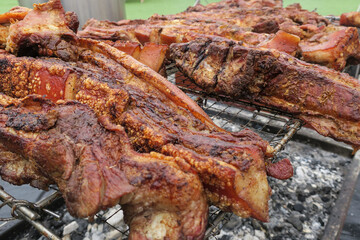 Detalle de cortes de carne asada a la leña.