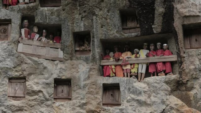 Toraja Indonesia Londa Graves Cave Funeral Burial Dead Tau Tau