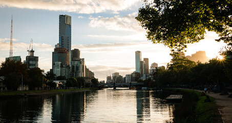 Naklejka premium Panoramic view of the city of Melbourne from the Yarra River.