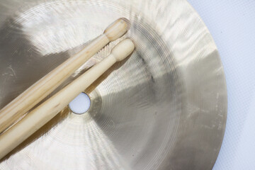 Drum plate and drumsticks