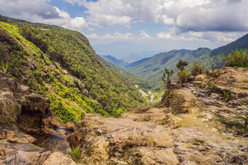 Fototapeta na wymiar View of the valley from the cliff, Vietnam, Da Lat